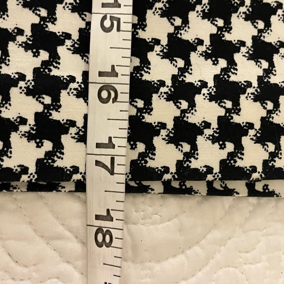 WHBM Stylish Black and White Houndstooth Mini Skirt, size 2 - Picture 7 of 9